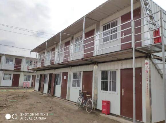 折疊式集裝箱活動(dòng)房為什么被廣泛應(yīng)用于臨時(shí)工地中？